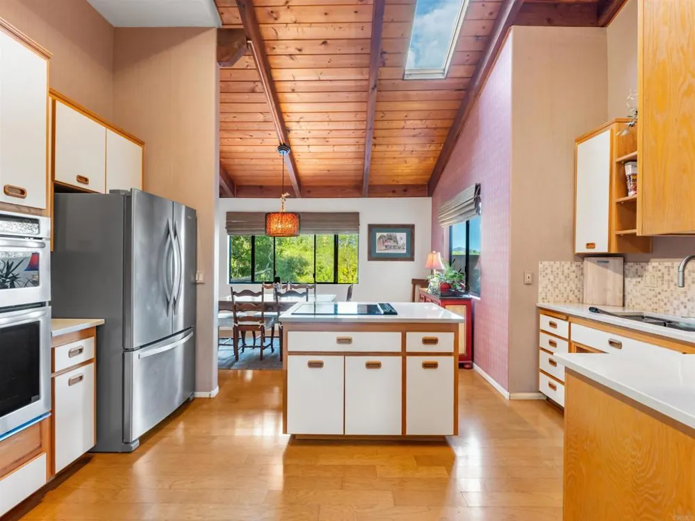 28338 Meadow Glen Way W Escondido, CA 92026