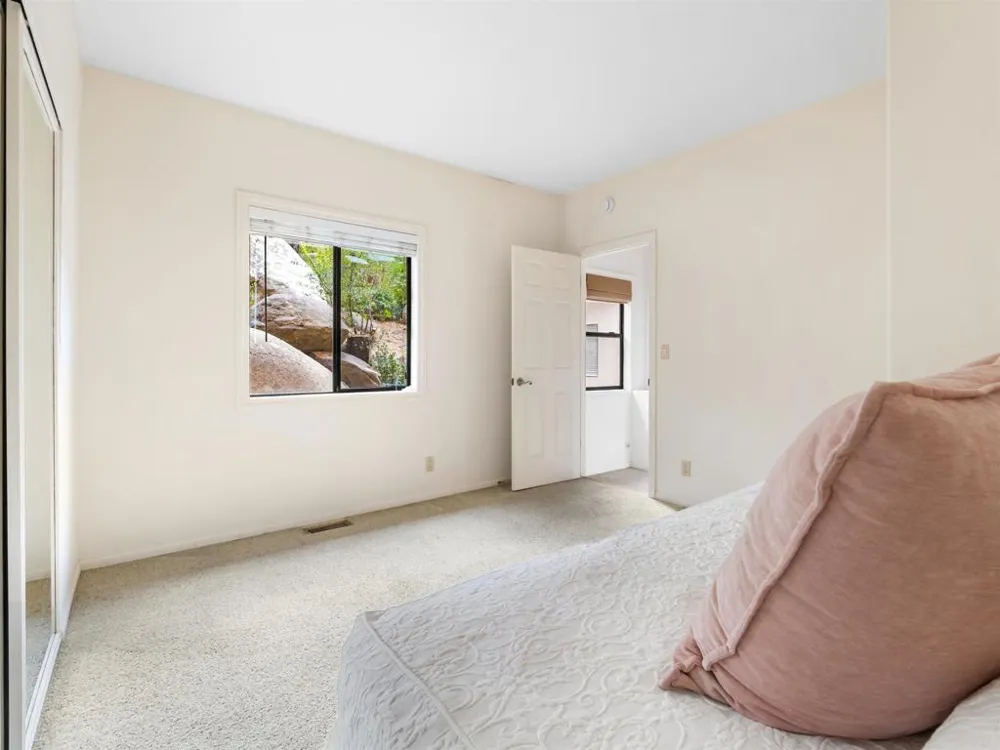 28338 Meadow Glen Way W Escondido, CA 92026