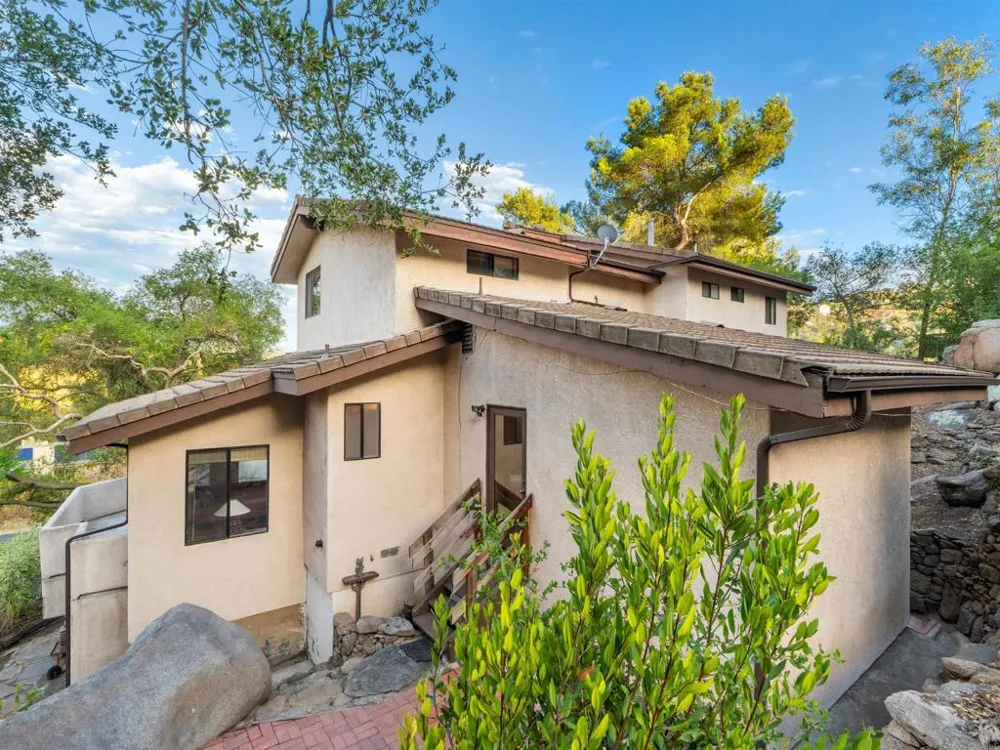 28338 Meadow Glen Way W Escondido, CA 92026