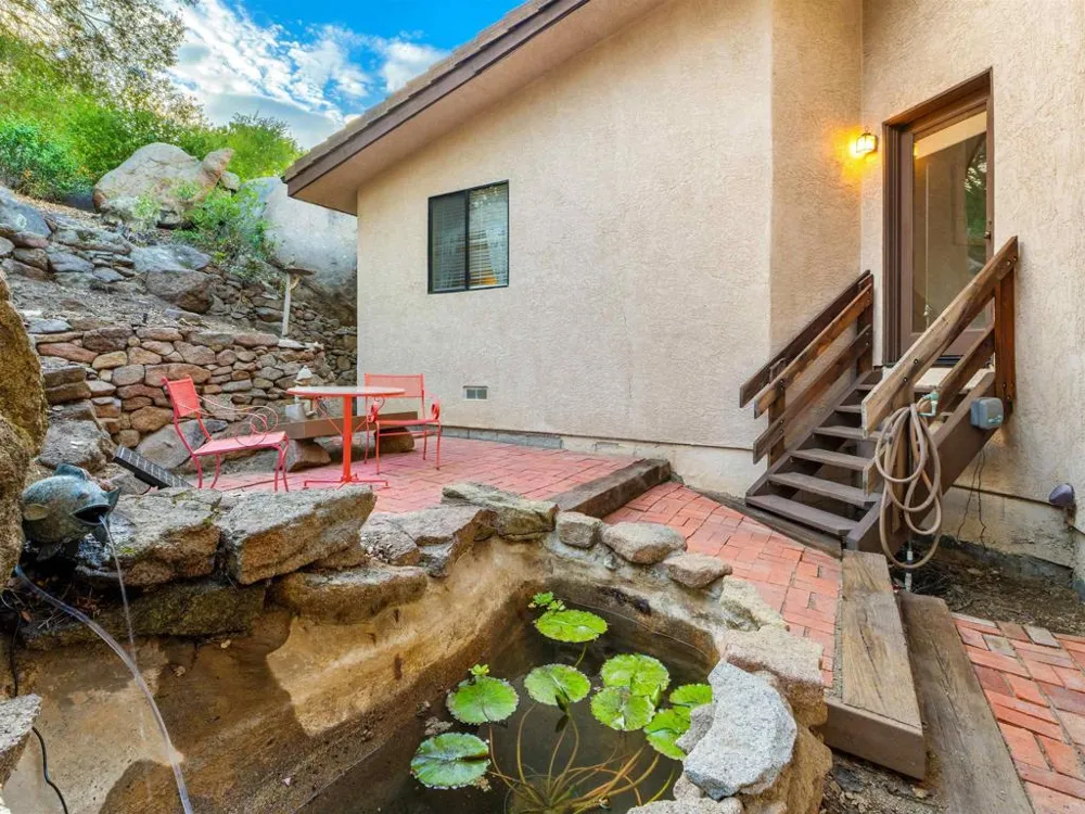 28338 Meadow Glen Way W Escondido, CA 92026