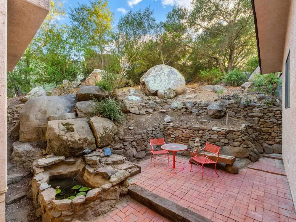 28338 Meadow Glen Way W Escondido, CA 92026