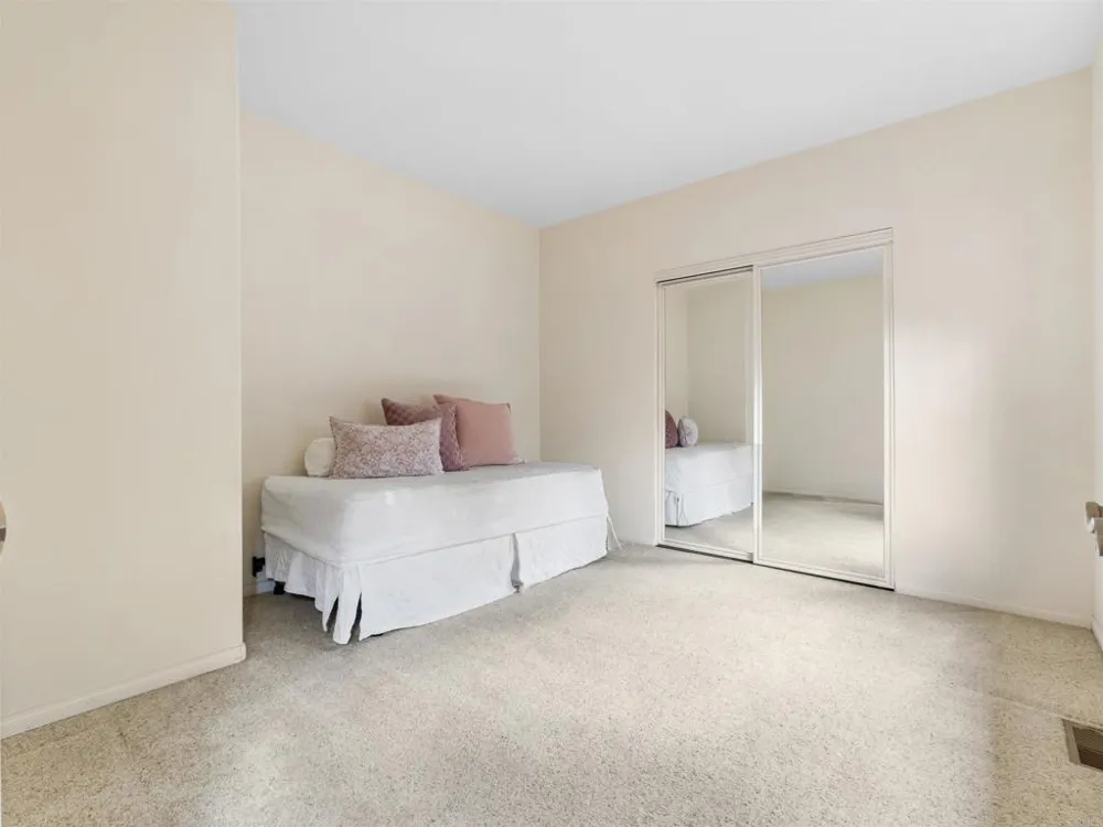 28338 Meadow Glen Way W Escondido, CA 92026