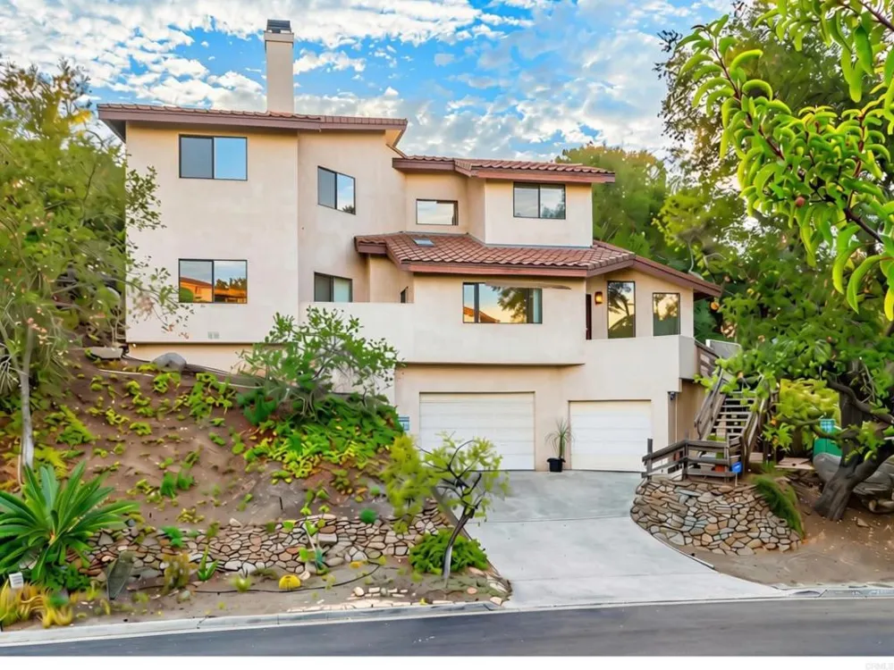 28338 Meadow Glen Way W Escondido, CA 92026