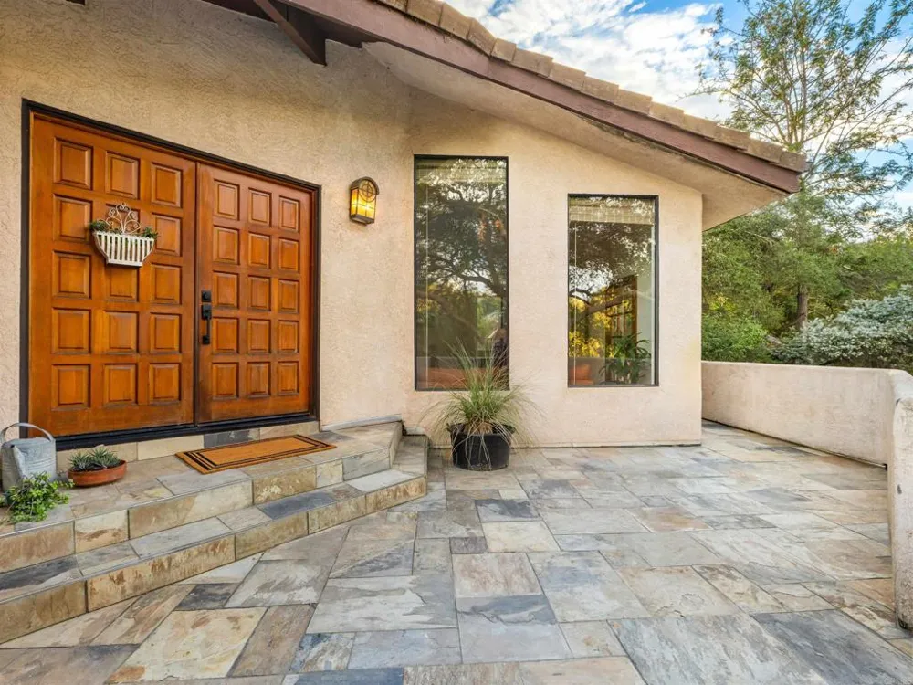 28338 Meadow Glen Way W Escondido, CA 92026