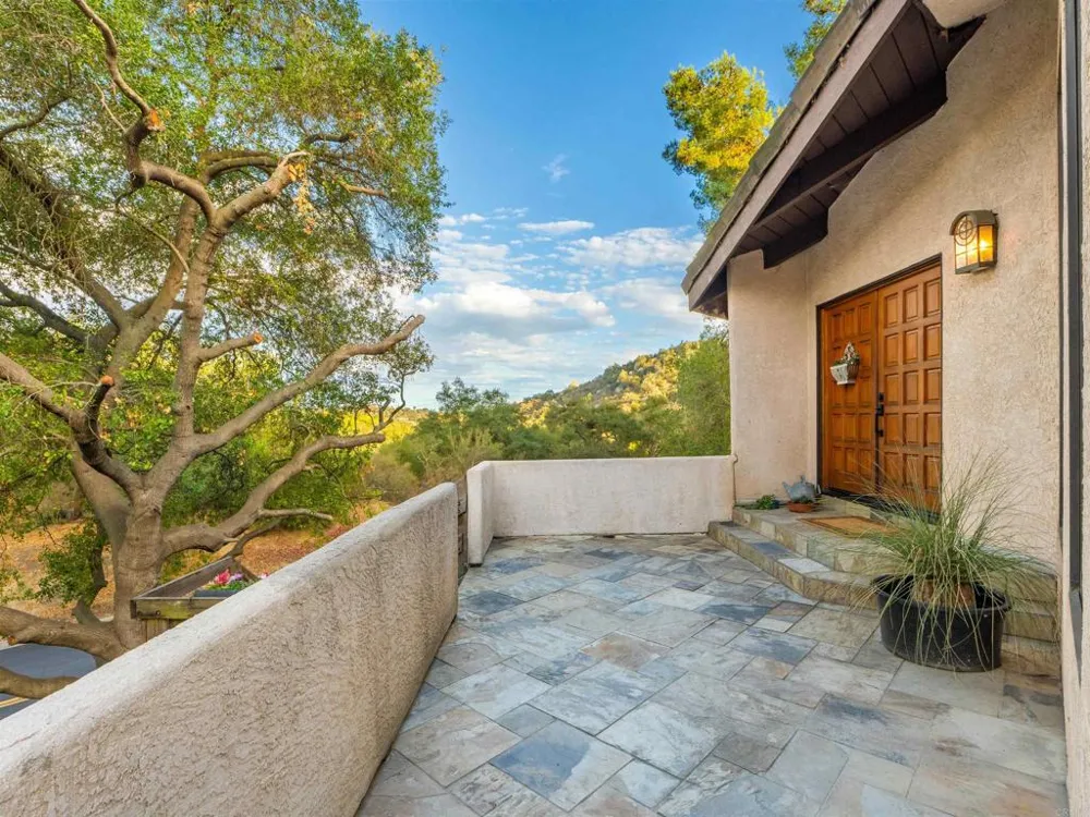 28338 Meadow Glen Way W Escondido, CA 92026