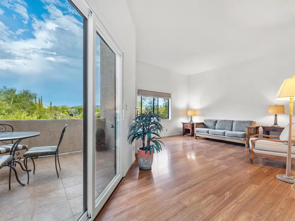 28338 Meadow Glen Way W Escondido, CA 92026