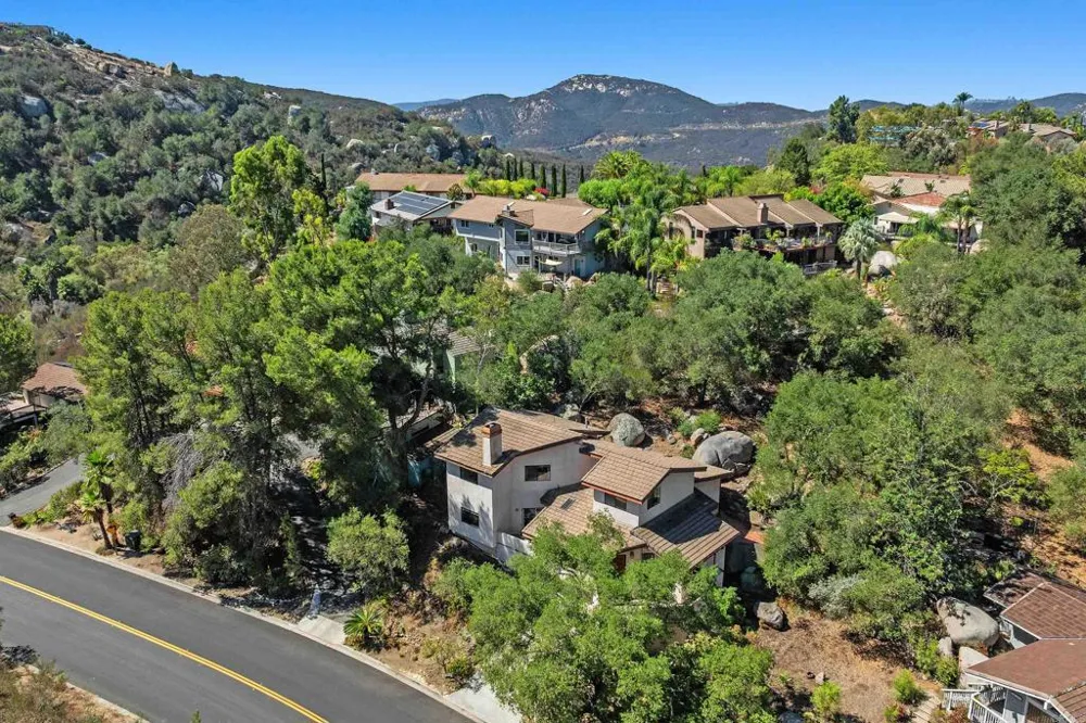 28338 Meadow Glen Way W Escondido, CA 92026