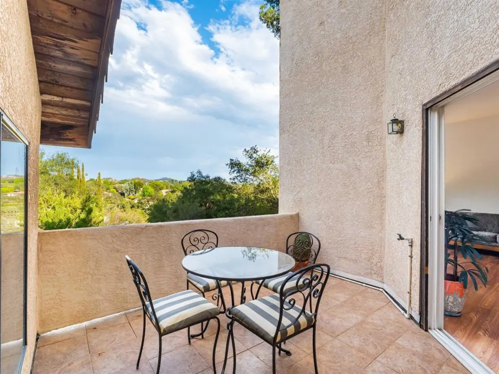 28338 Meadow Glen Way W Escondido, CA 92026