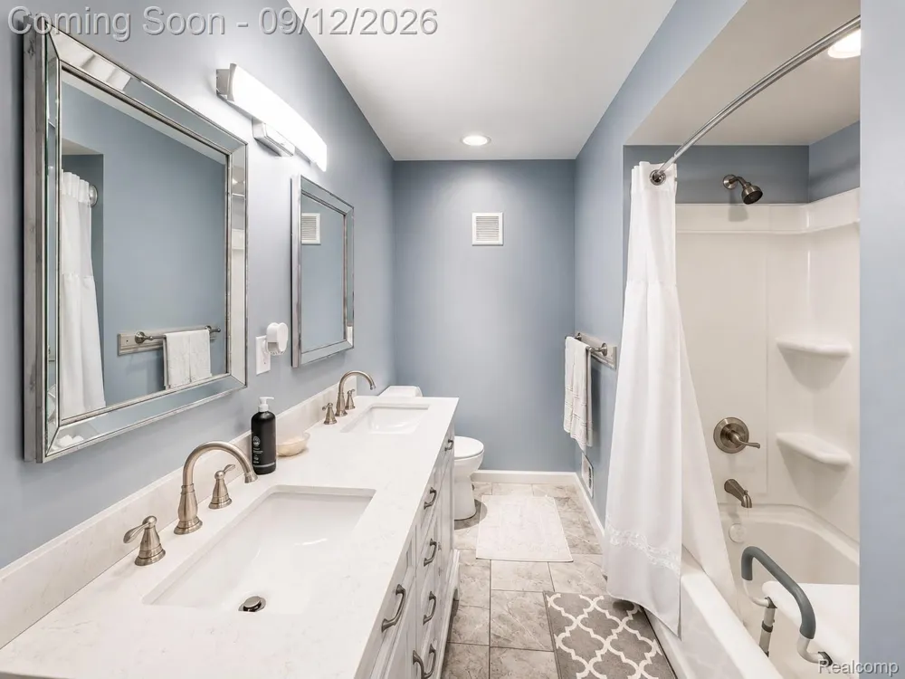 34398 Greentrees Road Sterling Heights City, MI 48312