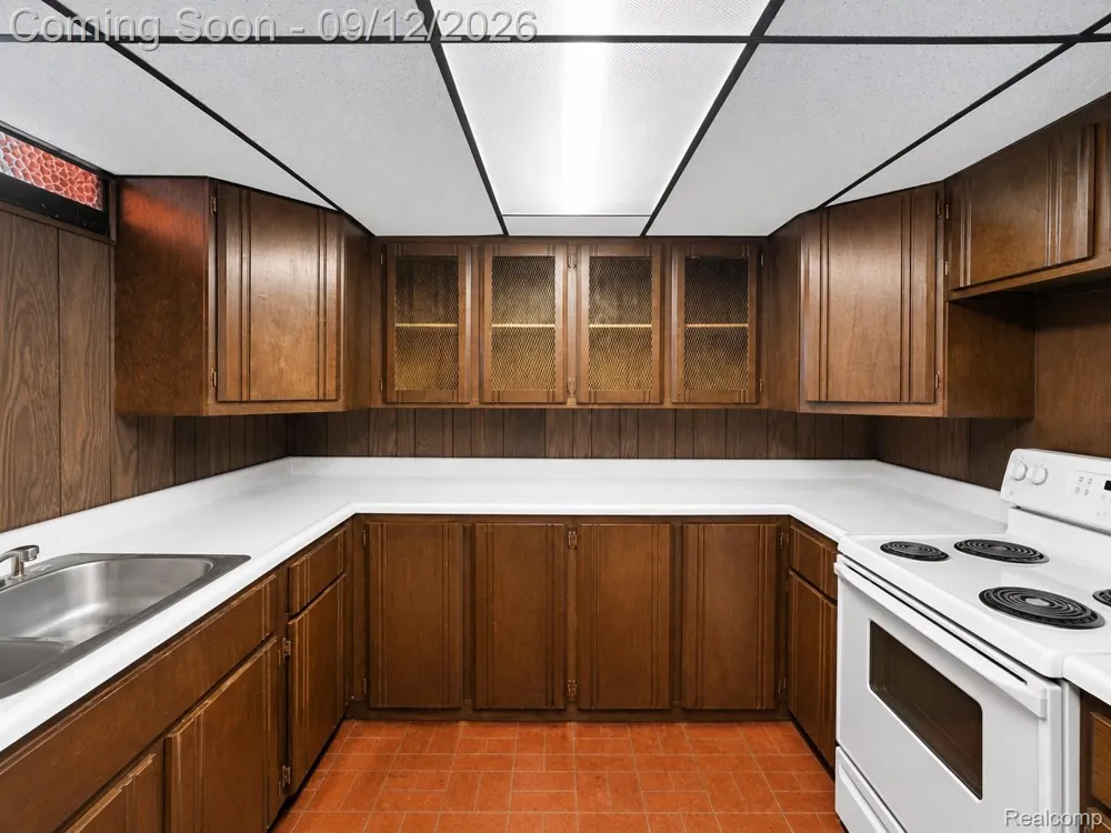 34398 Greentrees Road Sterling Heights City, MI 48312