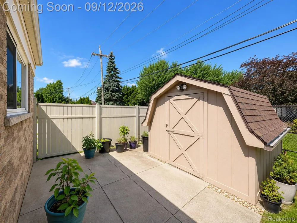 34398 Greentrees Road Sterling Heights City, MI 48312