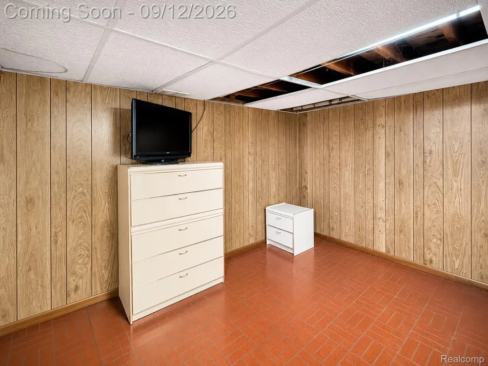 34398 Greentrees Road Sterling Heights City, MI 48312