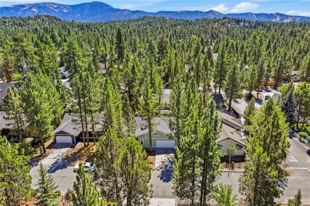 432 E Mountain View Boulevard Big Bear City, CA 92314