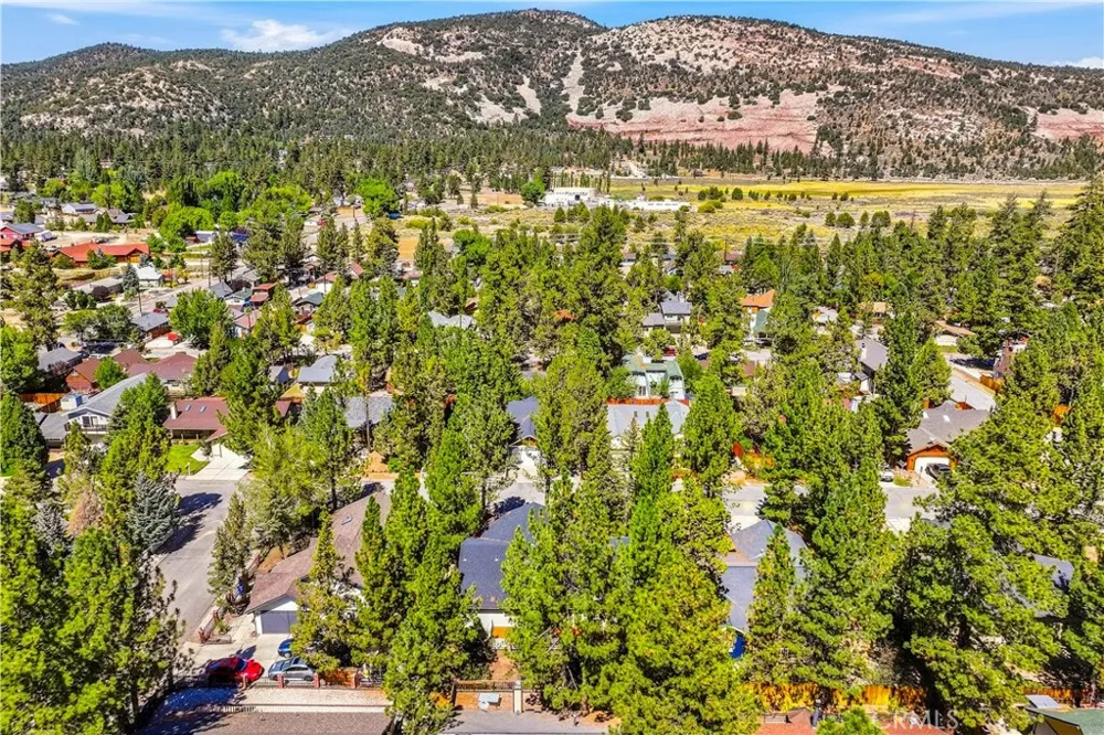 432 E Mountain View Boulevard Big Bear City, CA 92314