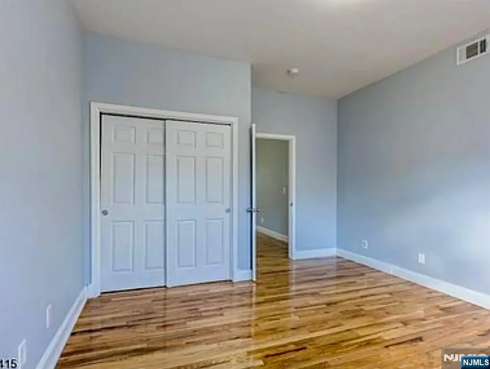 911 S 18th Street Newark, NJ 07108
