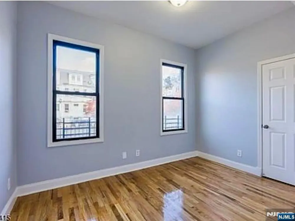 911 S 18th Street Newark, NJ 07108