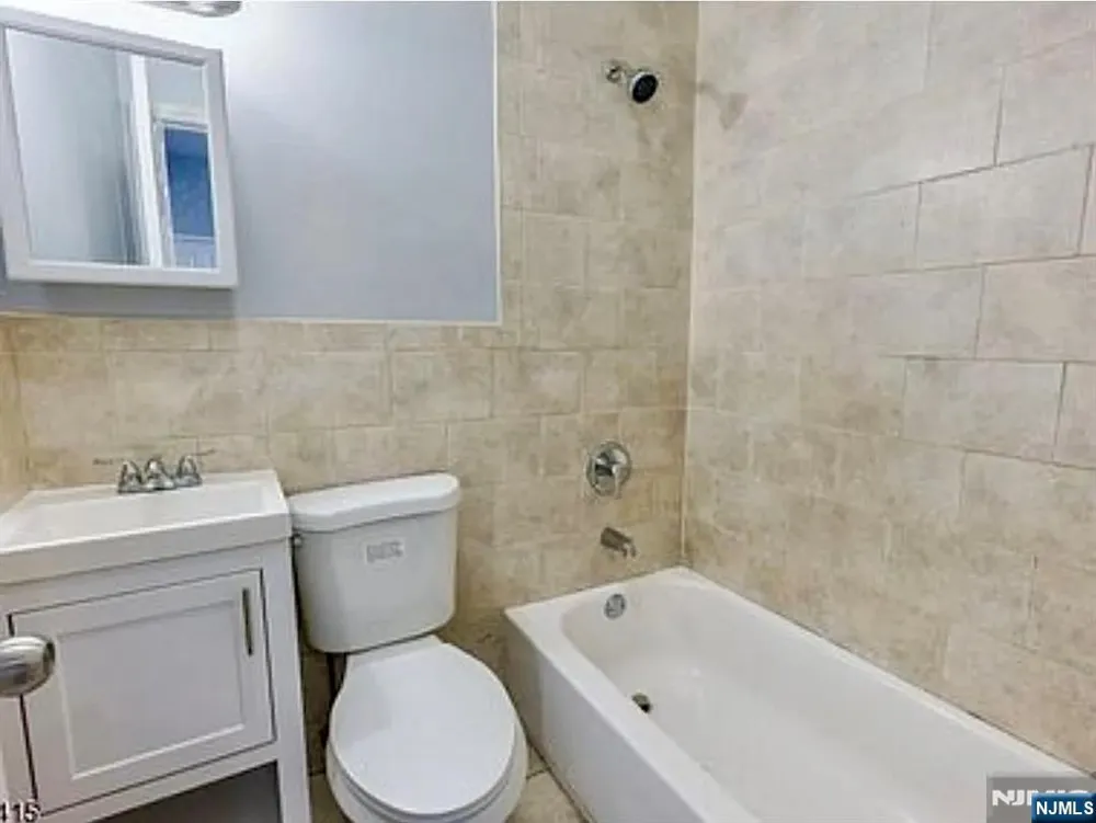 911 S 18th Street Newark, NJ 07108