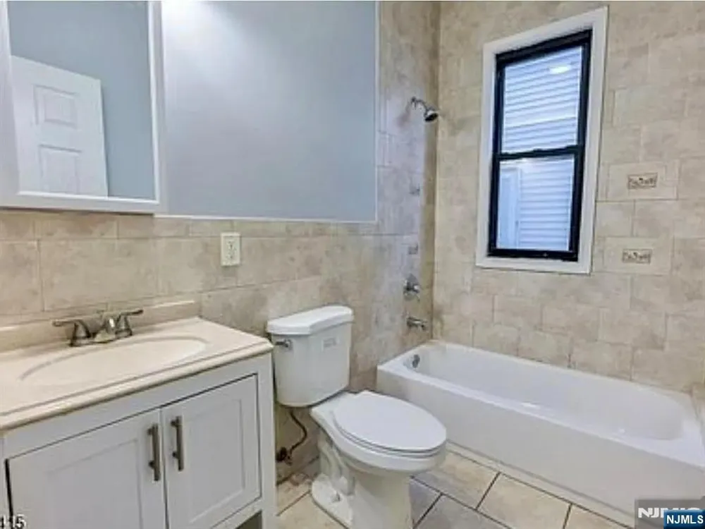 911 S 18th Street Newark, NJ 07108