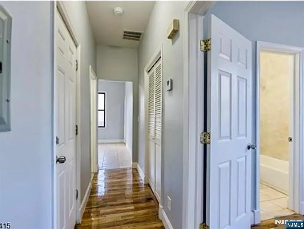 911 S 18th Street Newark, NJ 07108