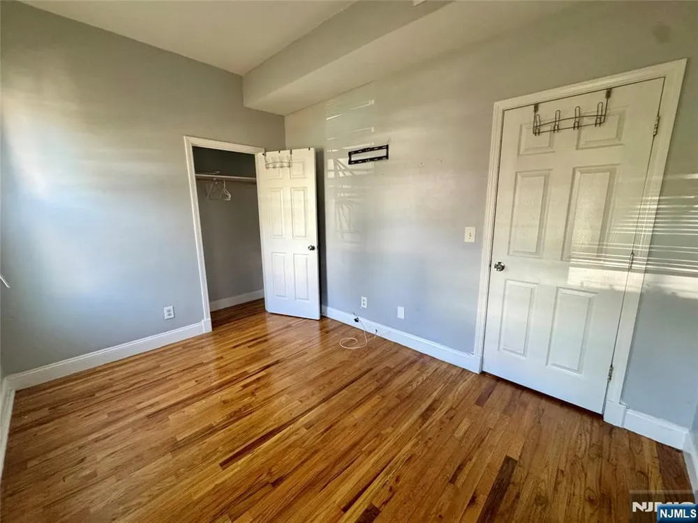 911 S 18th Street Newark, NJ 07108
