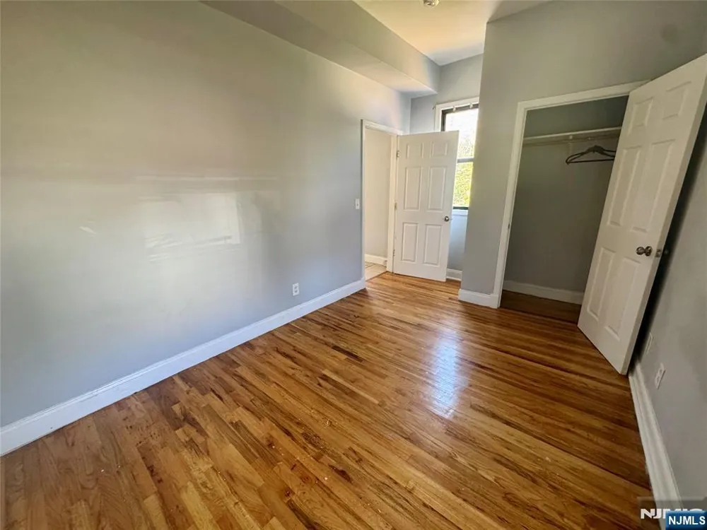 911 S 18th Street Newark, NJ 07108