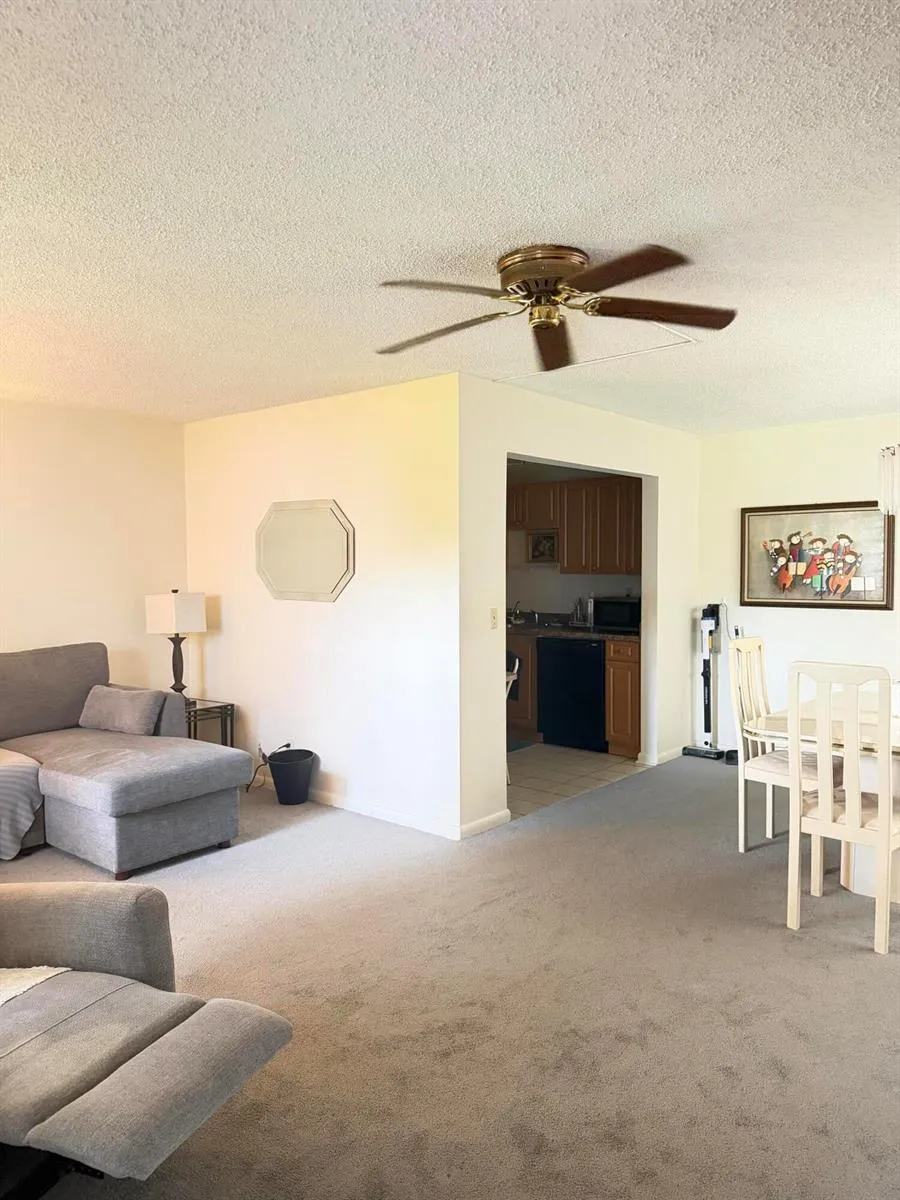 17 Burgundy A Delray Beach, FL 33484