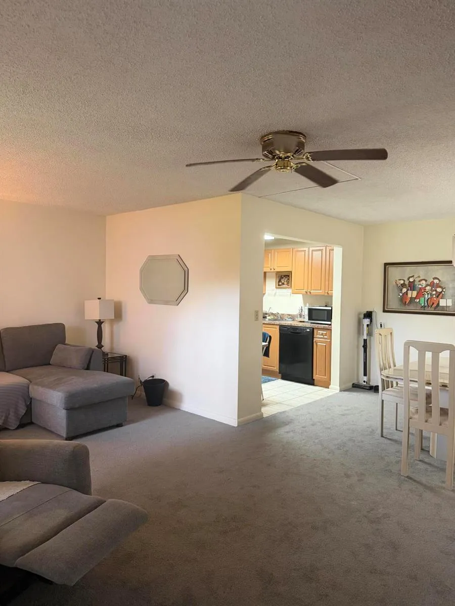 17 Burgundy A Delray Beach, FL 33484