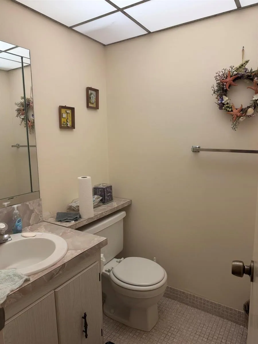 17 Burgundy A Delray Beach, FL 33484