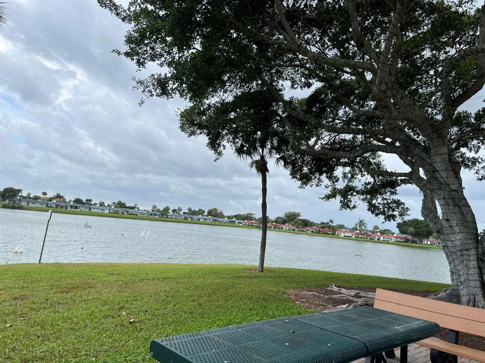 17 Burgundy A Delray Beach, FL 33484