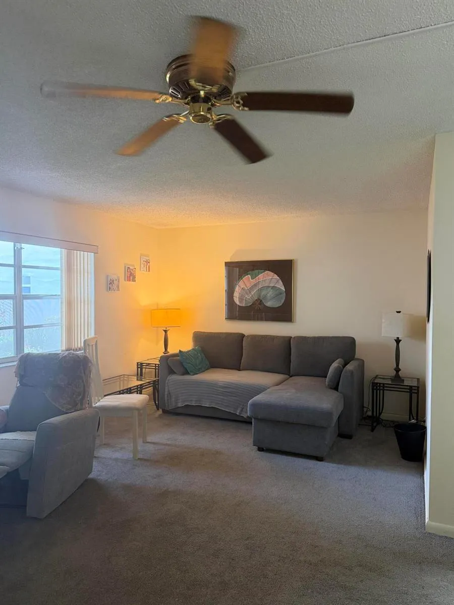 17 Burgundy A Delray Beach, FL 33484