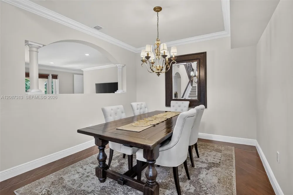 8210 Phoenician Court Davie, FL 33328