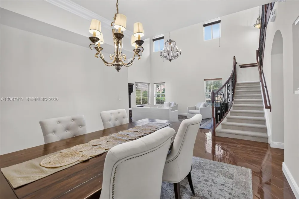 8210 Phoenician Court Davie, FL 33328