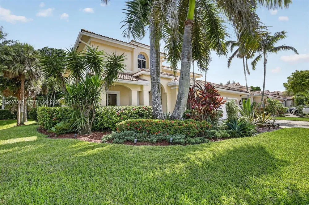 8210 Phoenician Court Davie, FL 33328