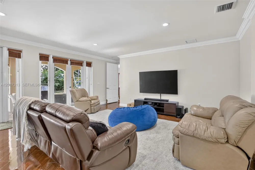 8210 Phoenician Court Davie, FL 33328
