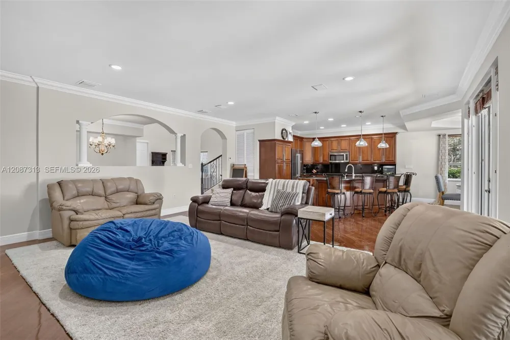 8210 Phoenician Court Davie, FL 33328