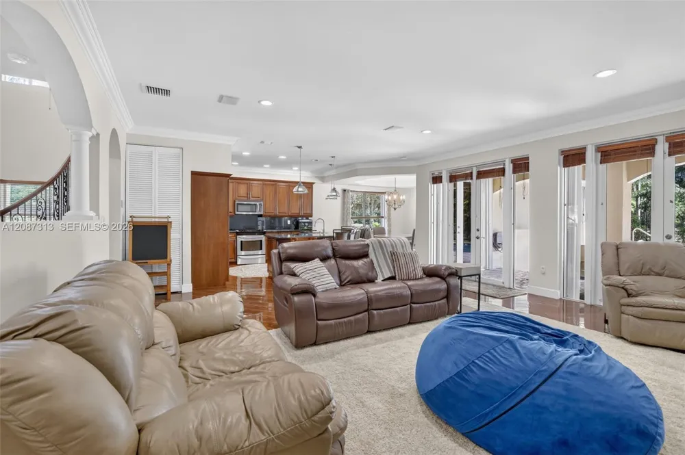 8210 Phoenician Court Davie, FL 33328