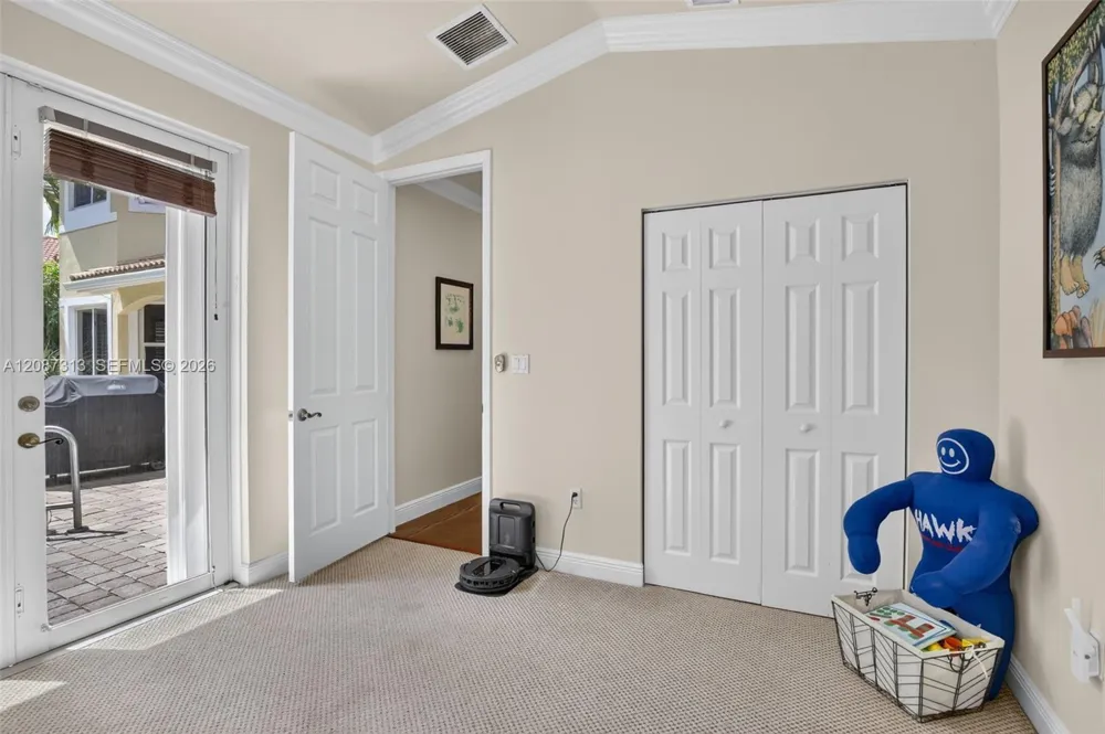 8210 Phoenician Court Davie, FL 33328