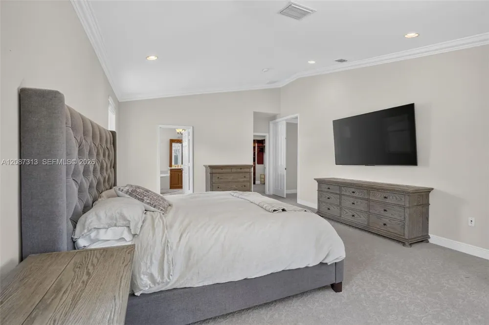 8210 Phoenician Court Davie, FL 33328