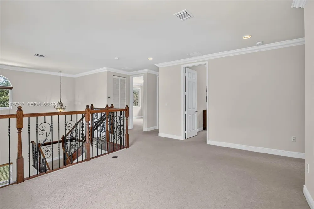 8210 Phoenician Court Davie, FL 33328