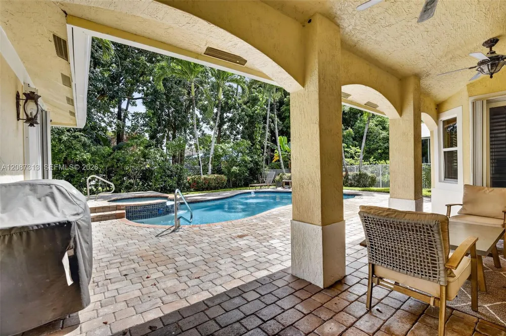 8210 Phoenician Court Davie, FL 33328