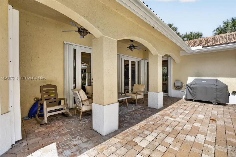 8210 Phoenician Court Davie, FL 33328