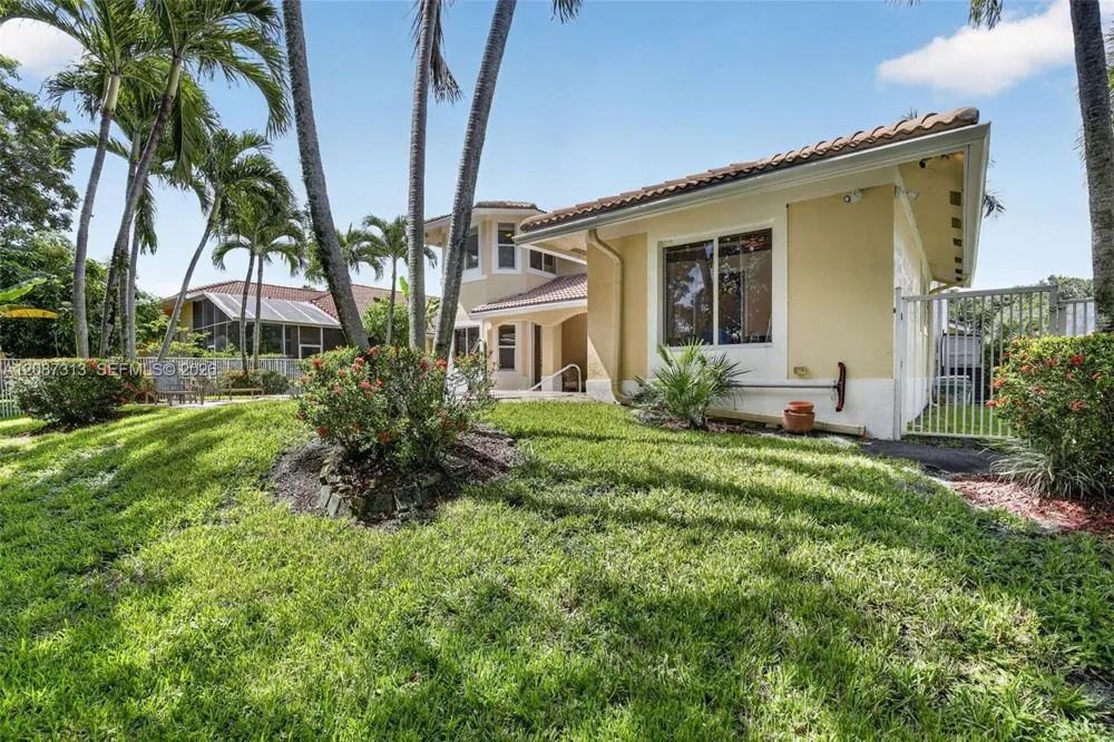 8210 Phoenician Court Davie, FL 33328
