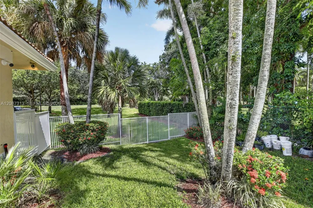 8210 Phoenician Court Davie, FL 33328