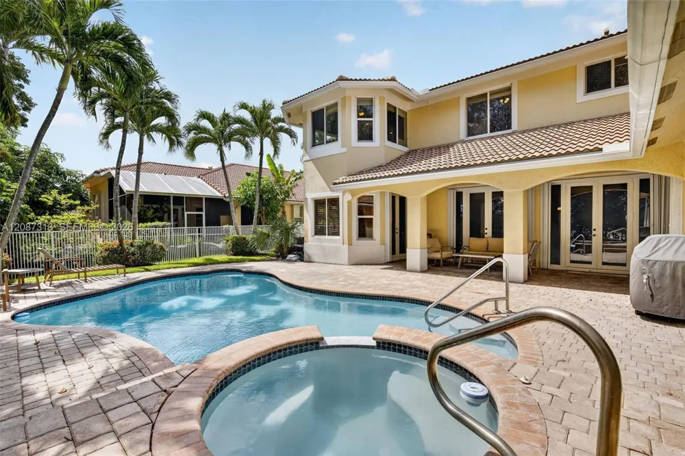 8210 Phoenician Court Davie, FL 33328