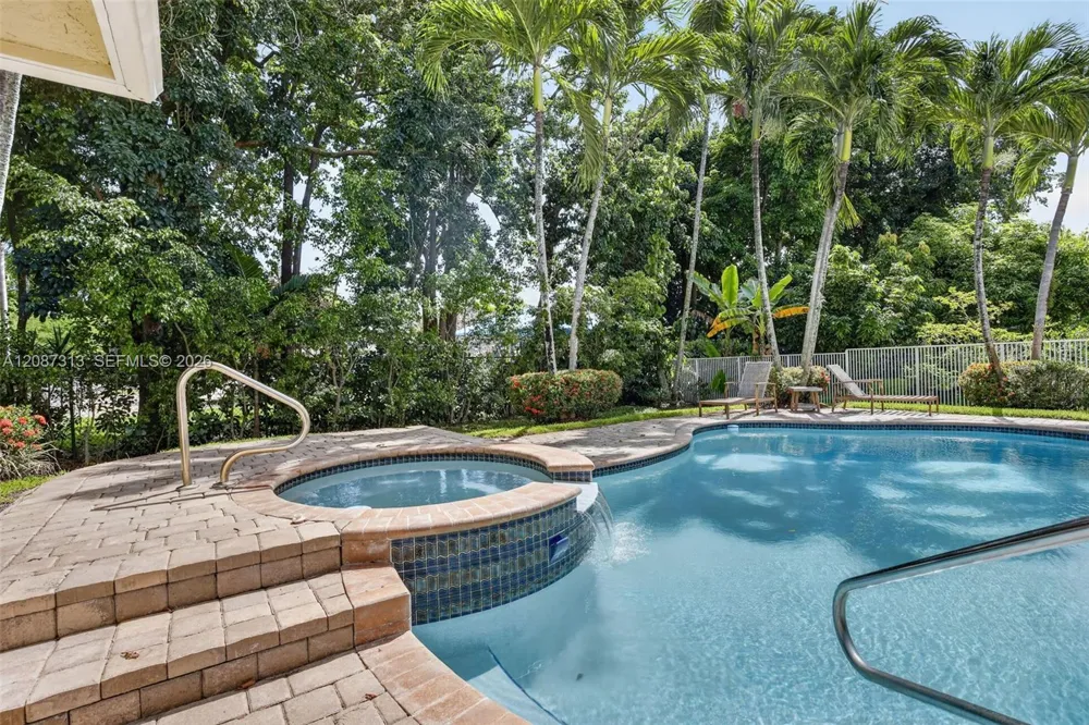8210 Phoenician Court Davie, FL 33328