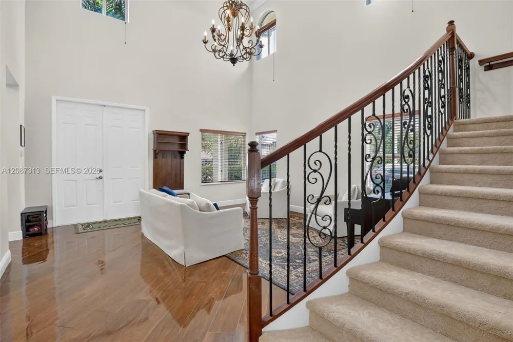 8210 Phoenician Court Davie, FL 33328