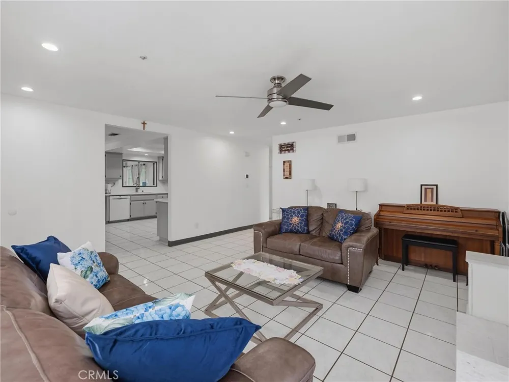 512 E 8th Street Pomona, CA 91766