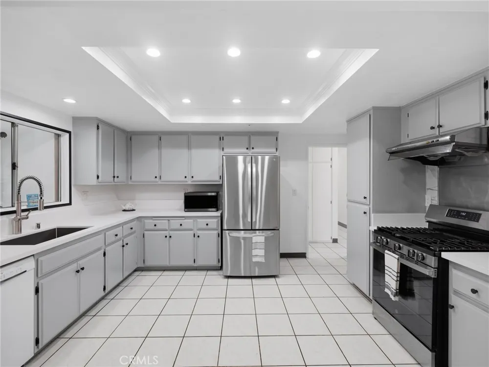512 E 8th Street Pomona, CA 91766