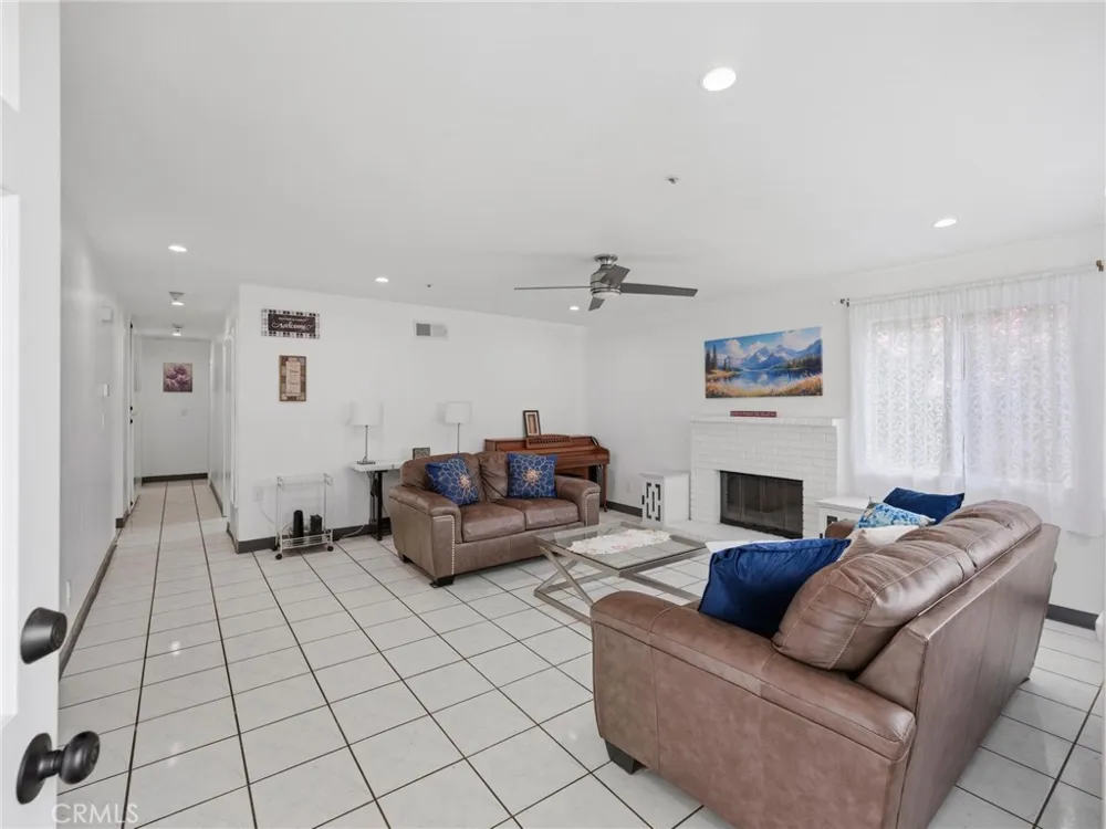 512 E 8th Street Pomona, CA 91766