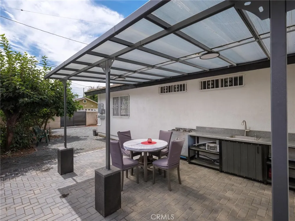 512 E 8th Street Pomona, CA 91766